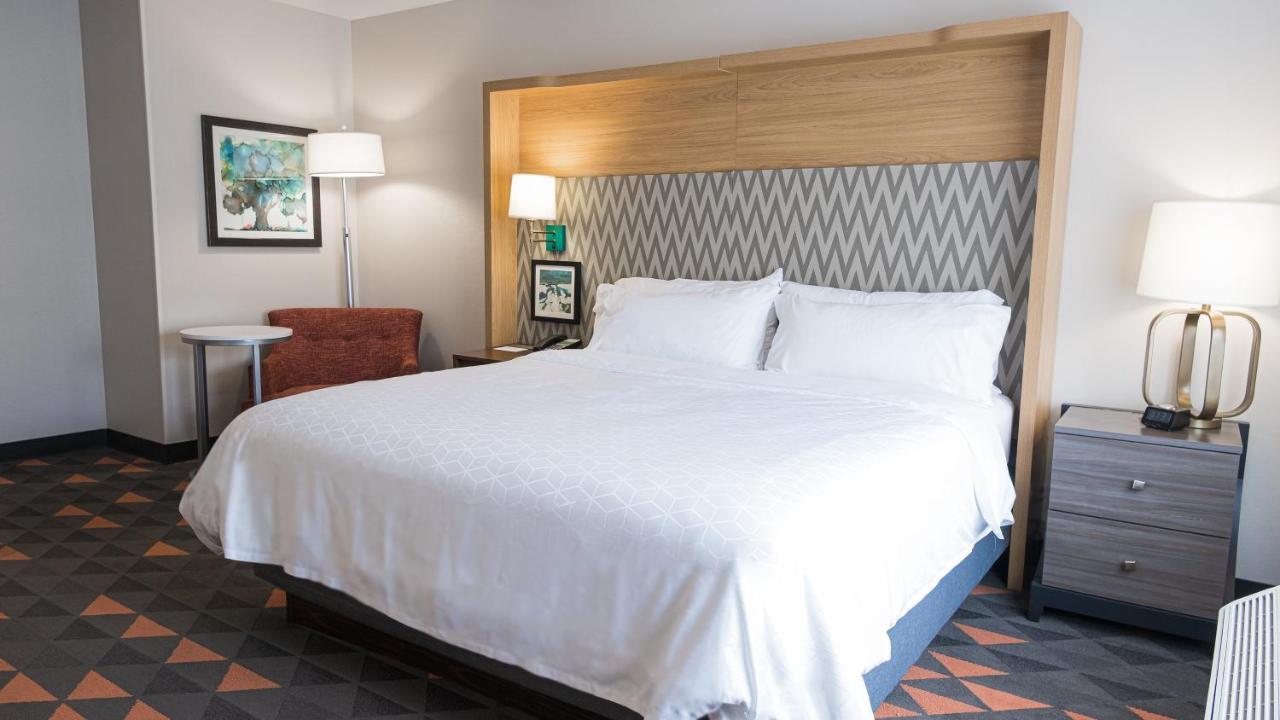 Holiday Inn & Suites Philadelphia W - Drexel Hill By Ihg Exterior foto