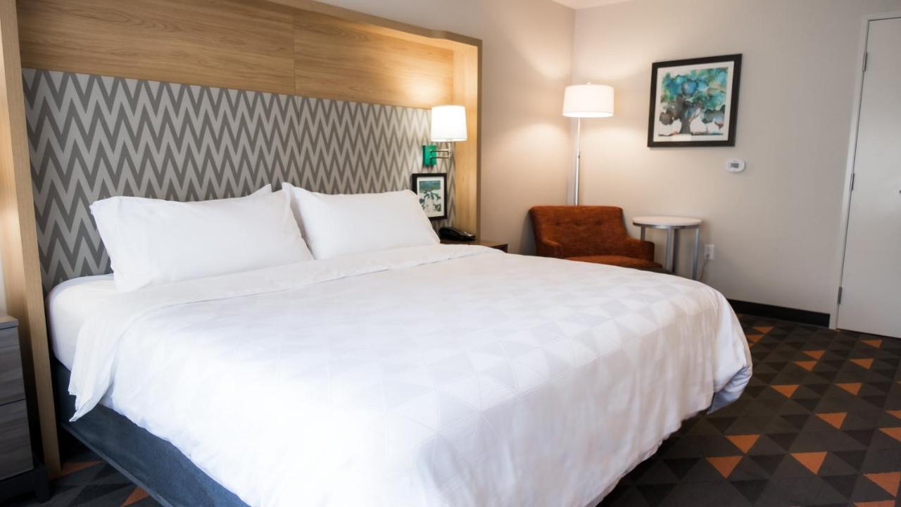 Holiday Inn & Suites Philadelphia W - Drexel Hill By Ihg Exterior foto